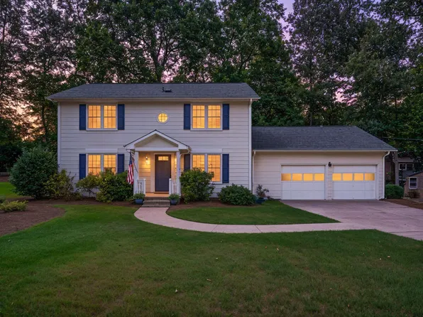 230 Russet Woods Dr, Birmingham, AL 35244
