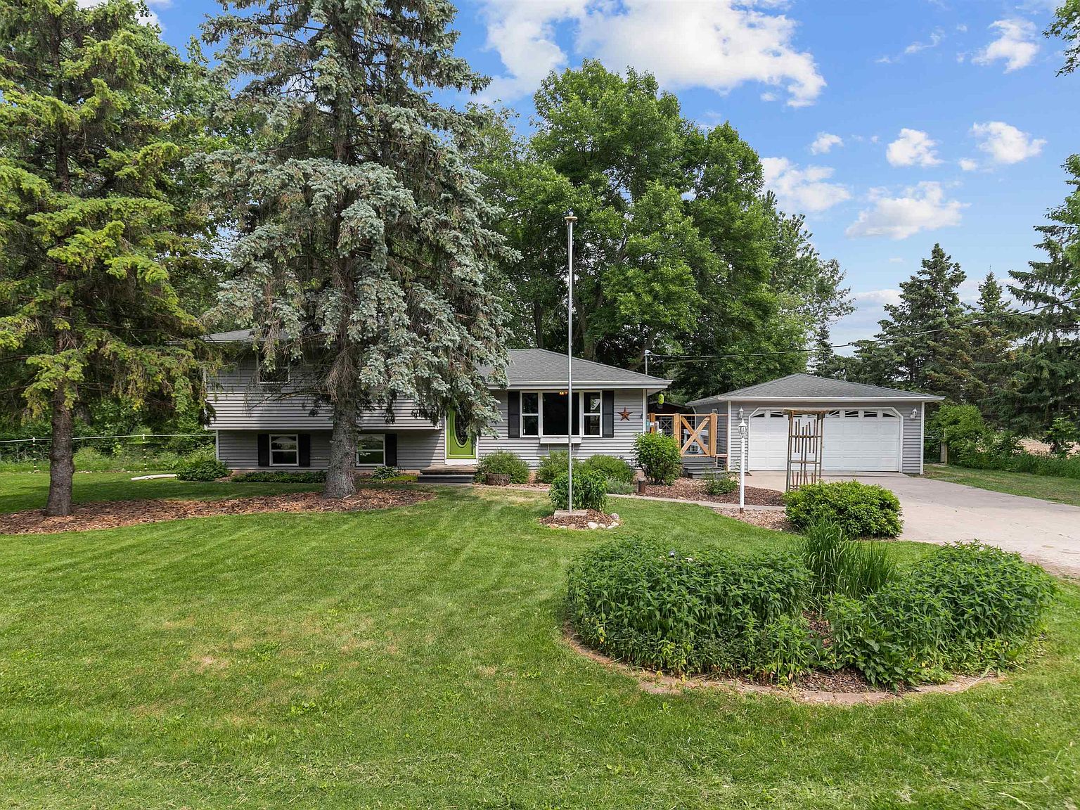 N8290 Firelane 12, Menasha, WI 54952 Zillow