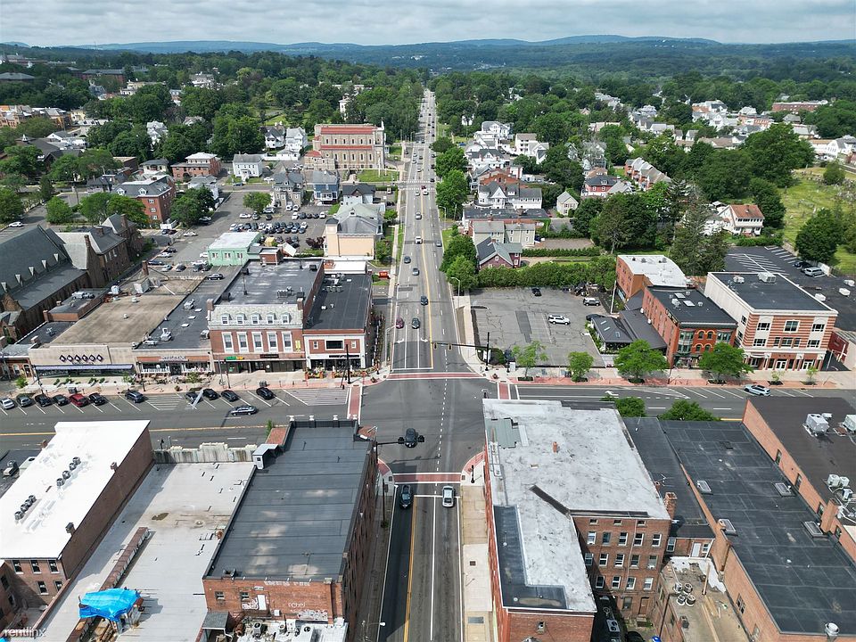 Wesleyan campus is just 2 blocks away from 460-472 Main St.