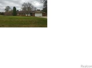 4924 Jackson Blvd, White Lake, MI 48383