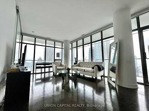 33 Charles St E #2807 Photo 1