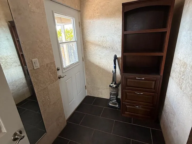 1617 Paula Dr — Photo 12
