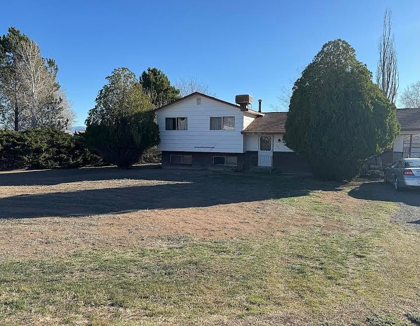 1st image of 550 Greenwood Dr