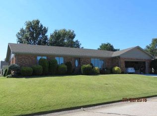 520 Westfield Ln, Henderson, KY 42420