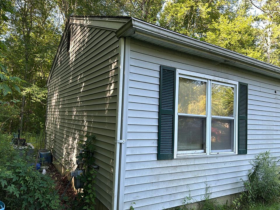 2nd image of 8 Cornell Cir