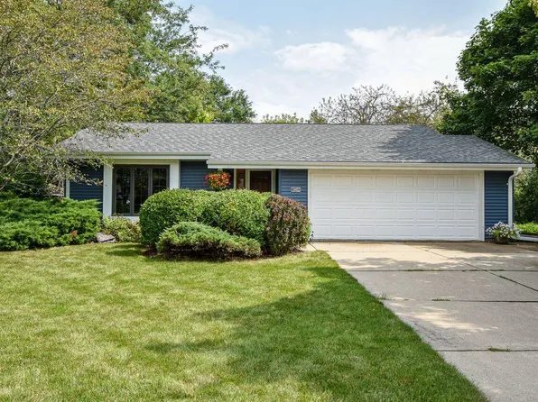 W209S10452 Valerie Dr, Muskego, WI 53150