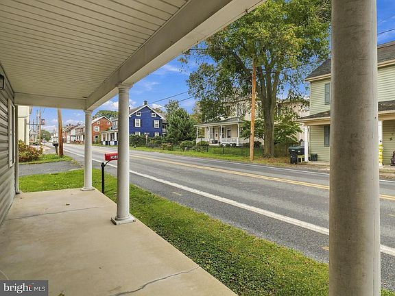5th image of 208 S Main St