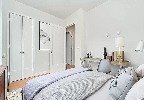 5th image of 157 Suffolk St APT 405