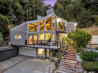4631 Ensenada Dr, Woodland Hills, CA 91364