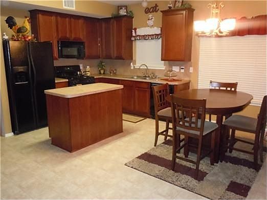 4th image of 2410 Wimberly Dr