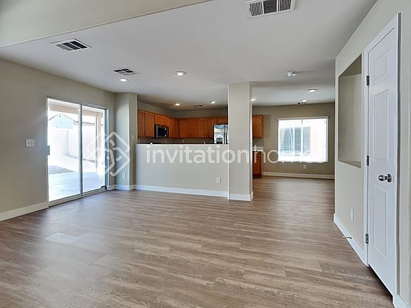 5th image of 2714 Sunrise Day Ct