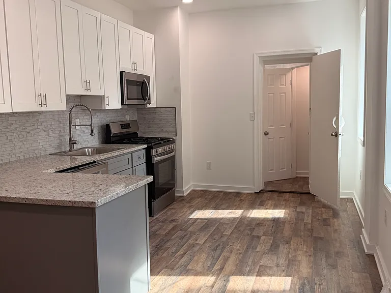 1417 S Vogdes St — Photo 3