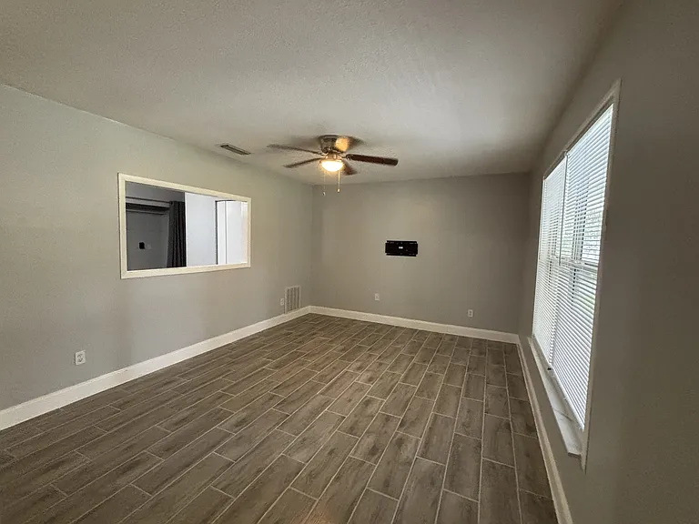 109 S Colorado Ave #A — Photo 4
