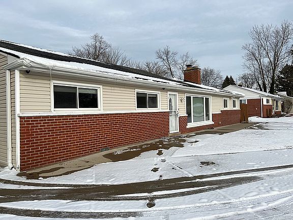 2nd image of 21860 N Tuller Ct