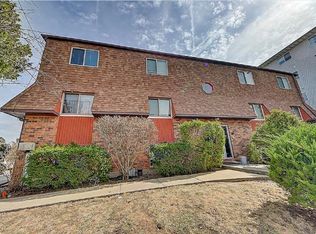 34 Lincoln Ave, Iowa City, IA 52246