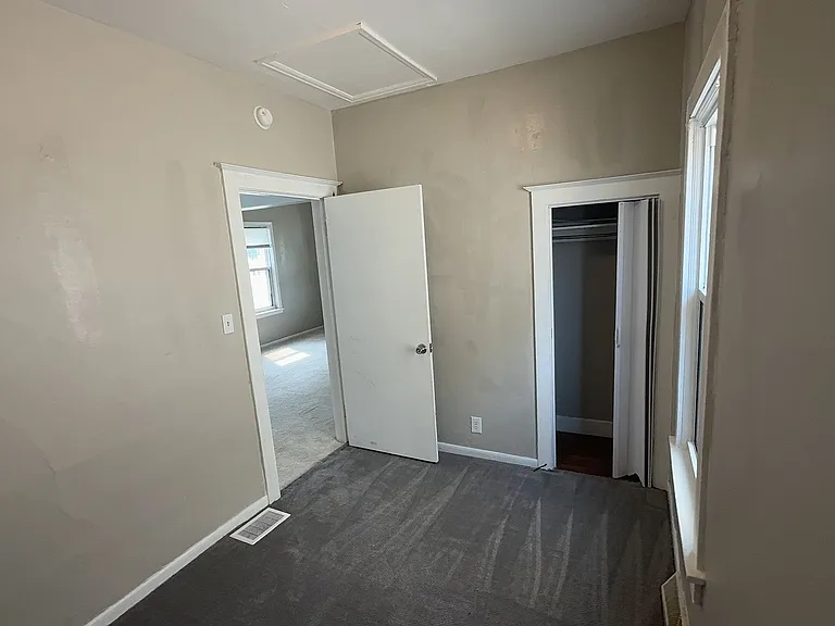 216 W Sylvania Ave — Photo 12