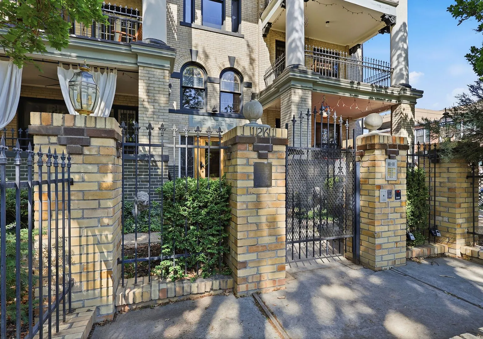 1 bed 1 bath Condo in Downtown Denver Capital Hill! — Photo 3