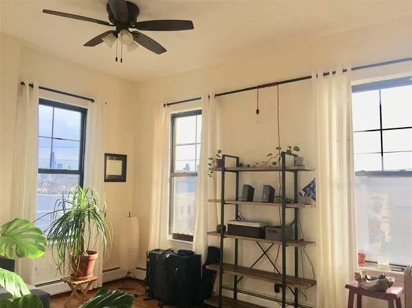 86 South Street image 3 of 13