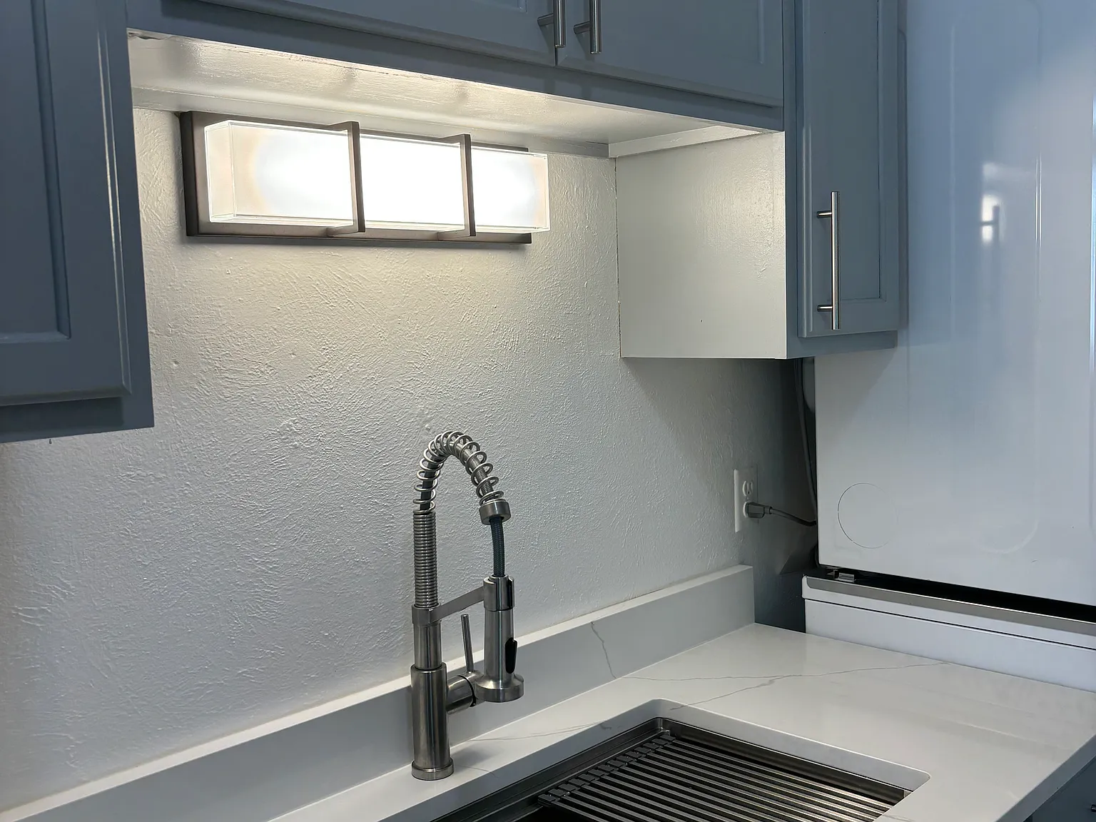 2 bed, 922 sqft, $2,000 — Photo 3