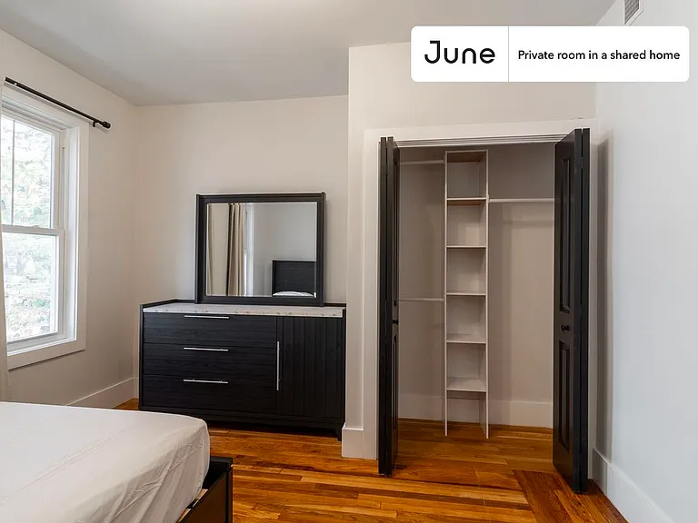 8 Walnut Park #D — Photo 3