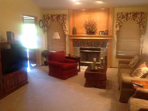 5th image of 2424 N Tamarisk St