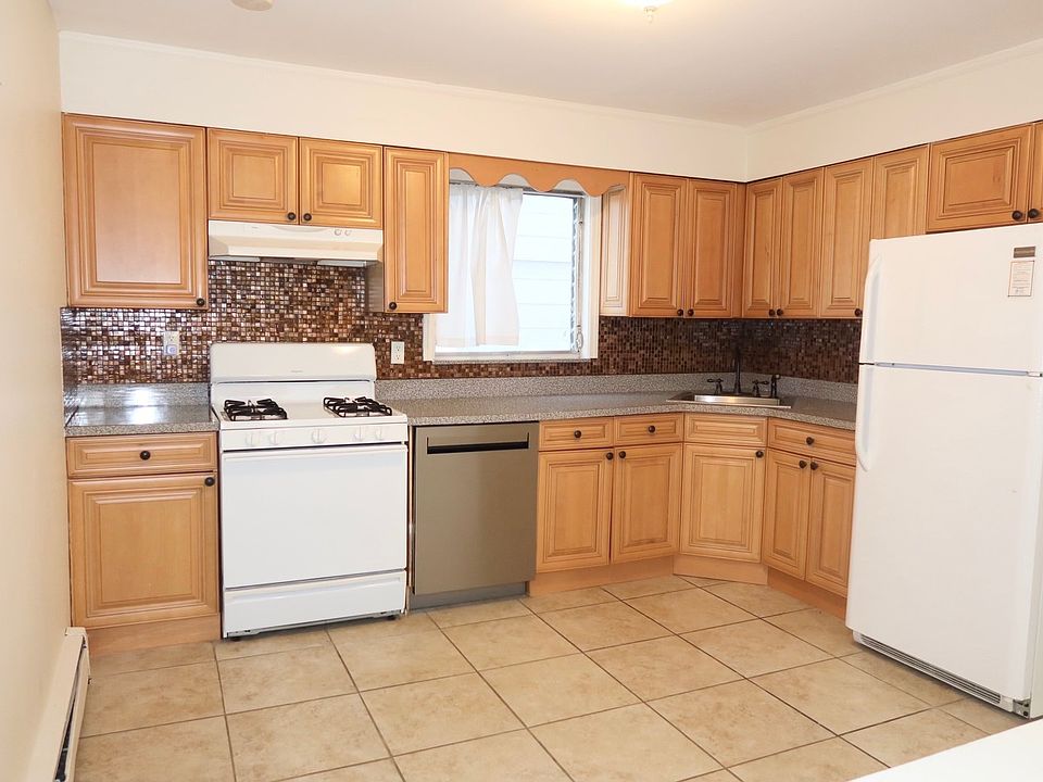 1st image of 40 Broughton Ave #1