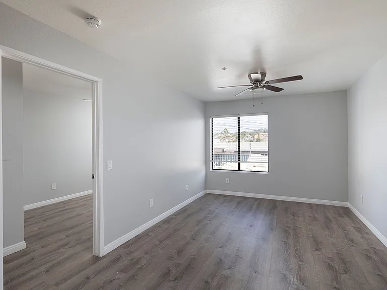 Oasis Apartments — Photo 10