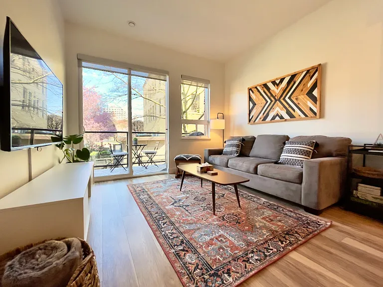595 Pandora Ave #203 — Photo 1