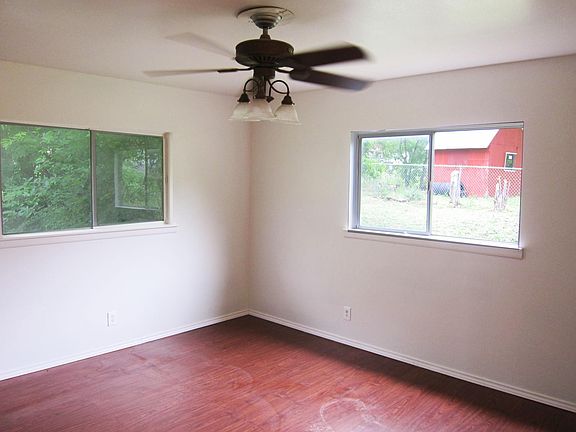 4th image of 327 Cherrywood Ln