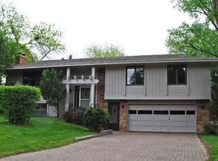 3068 Loon Ln, Eagan, MN 55121