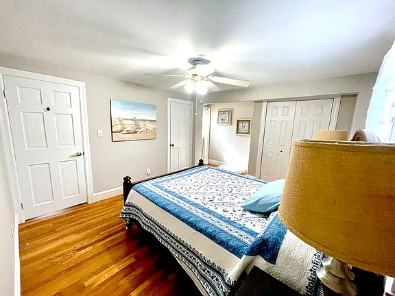 Master bedroom with two closets. It can accommodate a King size bed.