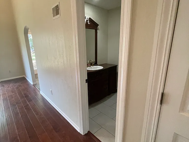 10300 Belinder Rd — Photo 6
