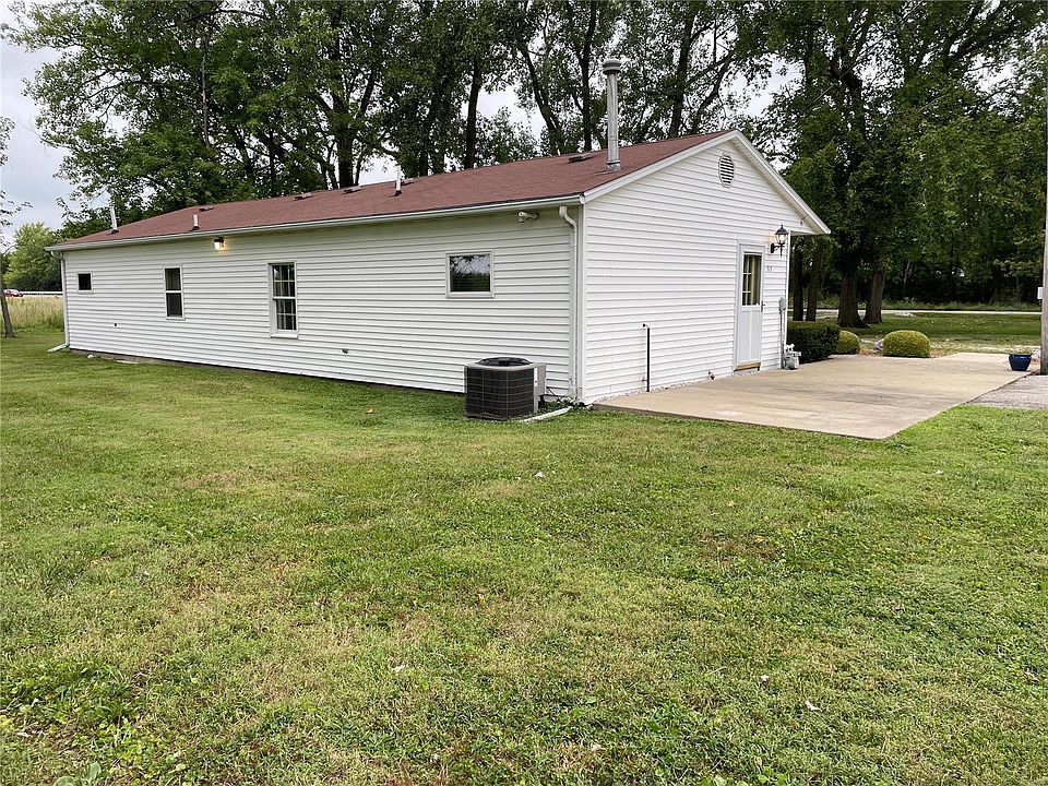 515 Vine St, Witt, IL 62094 Zillow