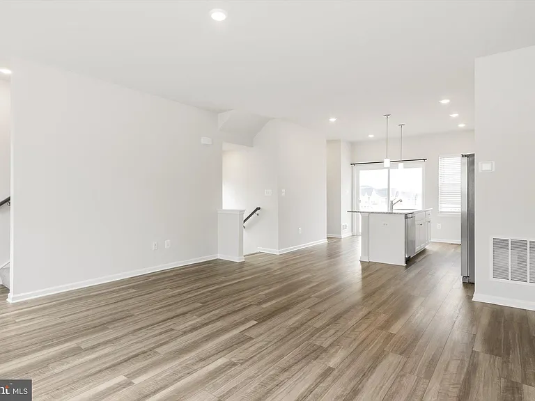 405 17th Ave — Photo 10