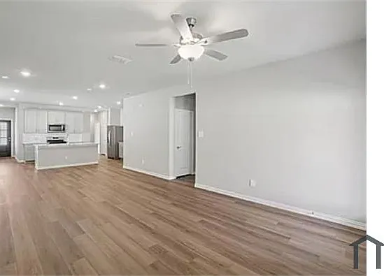 3 bed, 1551 sqft, $2,550 — Photo 2