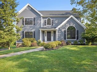 2109 W Grove Dr, Gibsonia, PA 15044