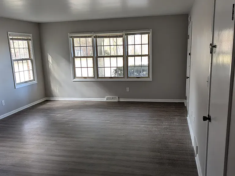 13842 Cedar Rd #1 — Photo 3
