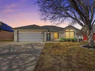 125 Sunny Meadows Dr, Burleson, TX 76028
