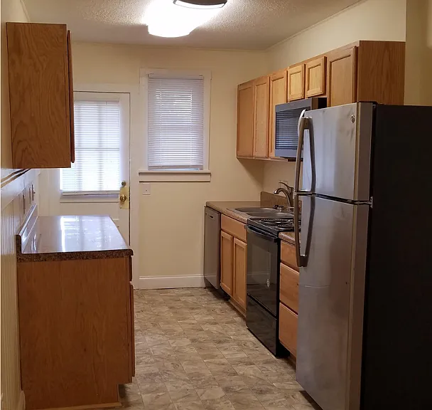 1912 Richmond Ave — Photo 11
