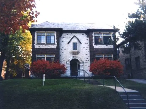 7208 Forsyth Blvd, Saint Louis, MO 63105