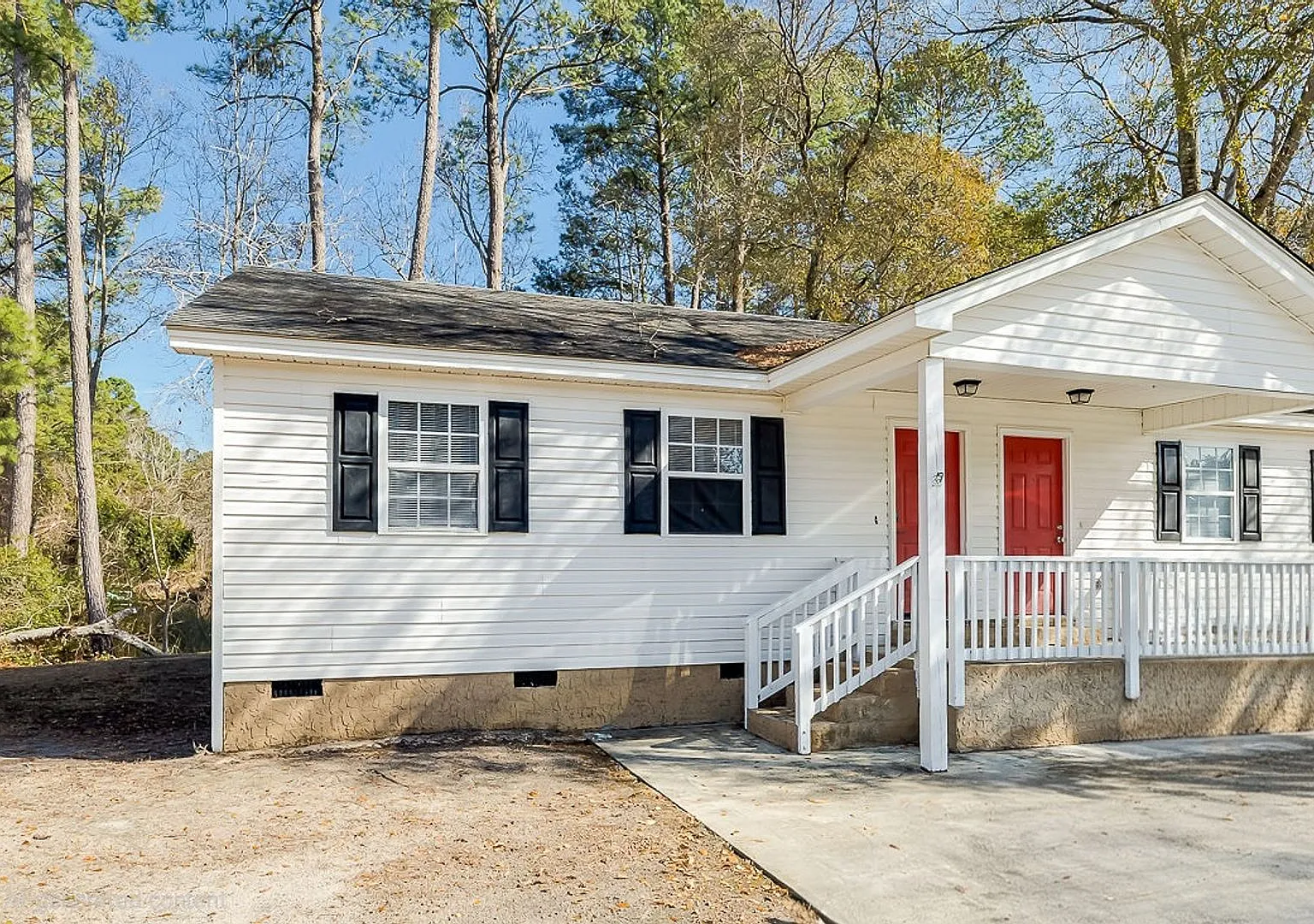 Charming 2BR Duplex with Spacious Yard in Springfield — Photo 1