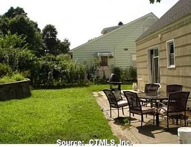 5th image of 325 Burnsford Ave