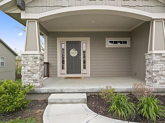 3rd image of 5213 Meadow View Dr