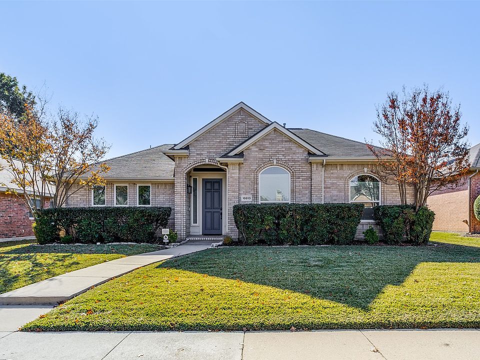 1st image of 10813 Camelot Dr