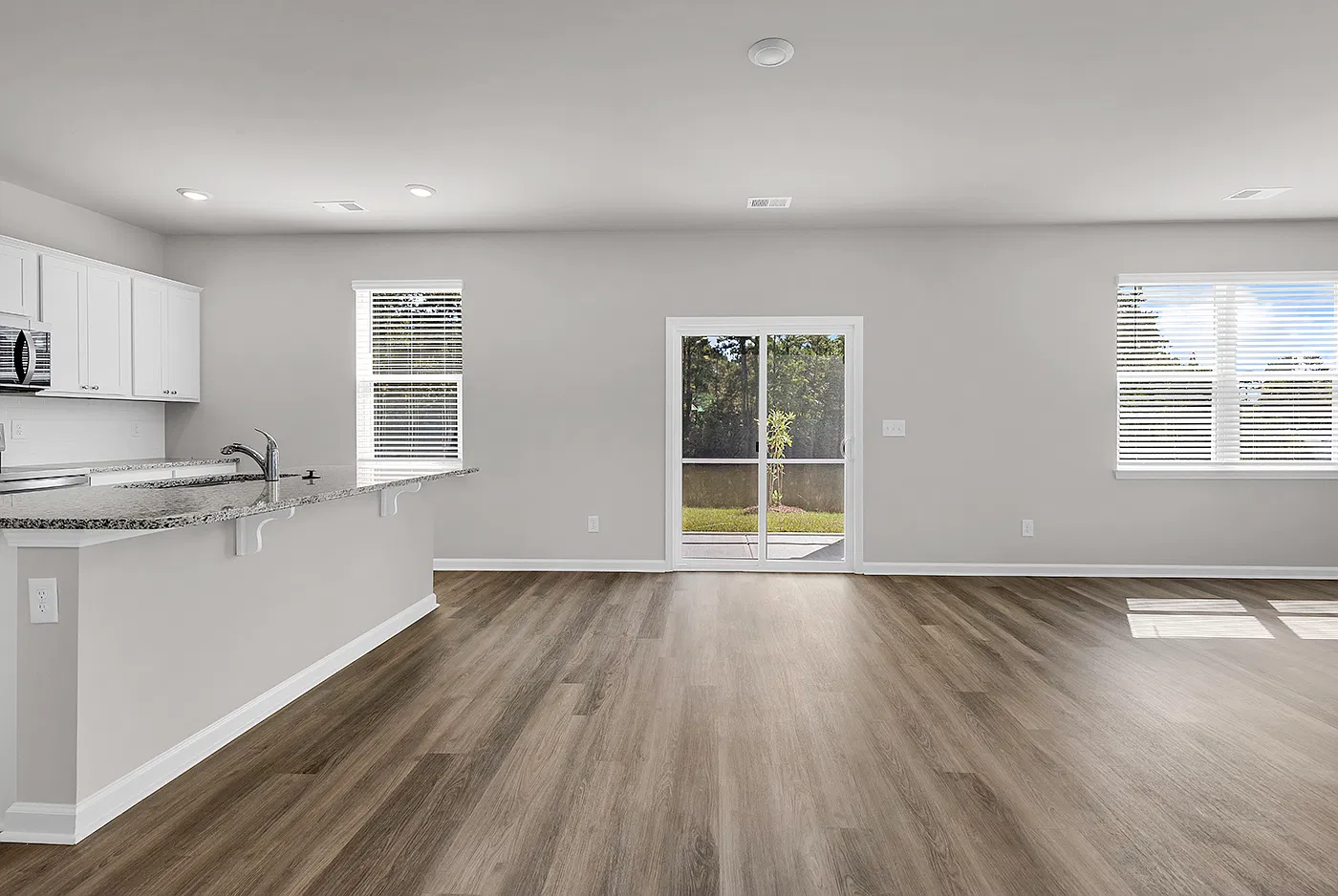 4 bed, 2340 sqft, $3,000 — Photo 4