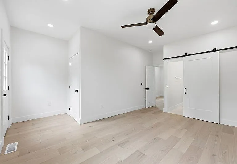 830-834 Oak St #830 OAK STREET — Photo 8