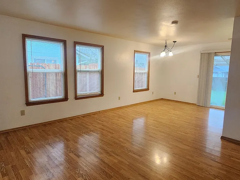 2330 Adkins Ct — Photo 11