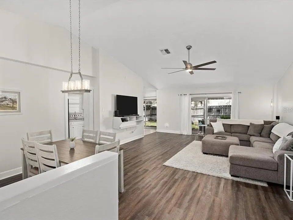 2828 Wesleyan Dr