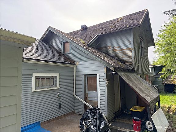 4th image of 2833 Wishkah Road