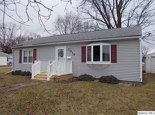 210 N Fayette St, Carthage, IL 62321